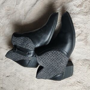 Ariat Black and Gray Ankle Boots